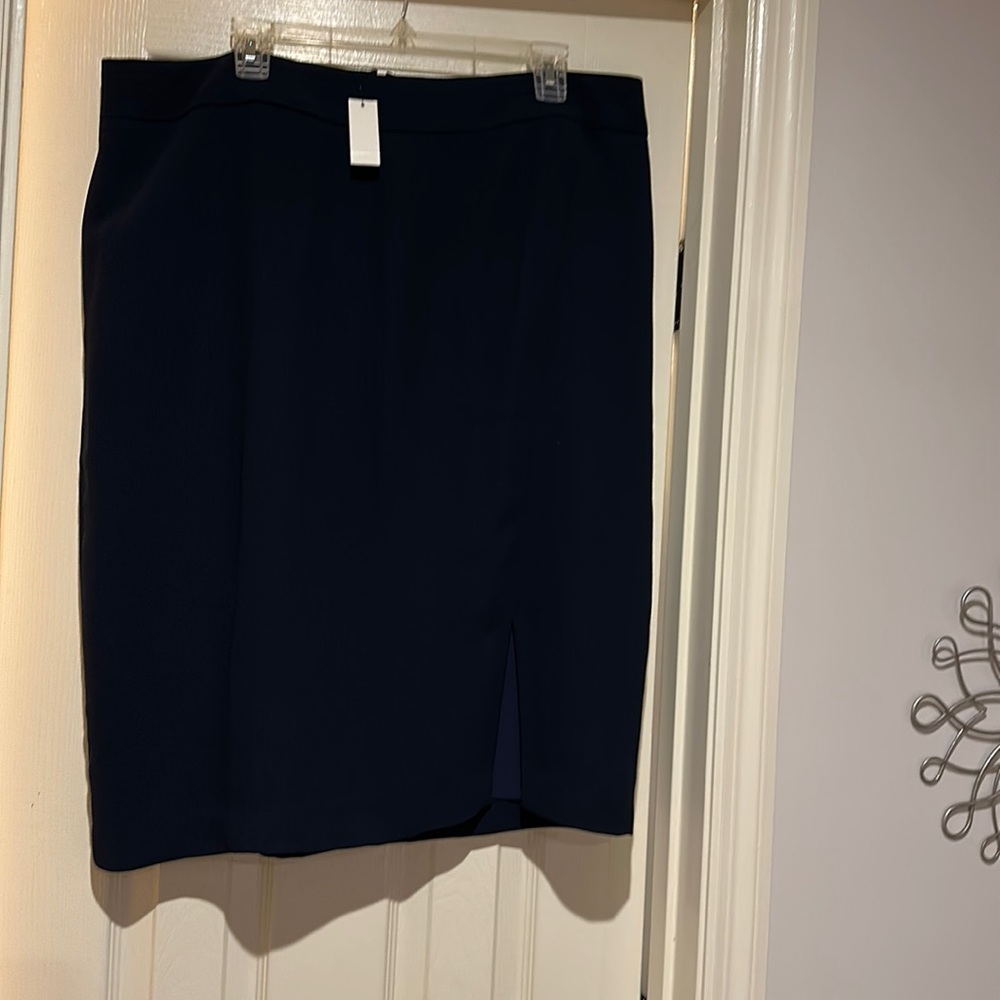 Talbots NWT Navy Skirt, size 18